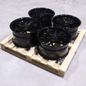 Set of CVR1 19x9,5 ET35 + 19x10,5 ET45 5x114,3 Gloss Black