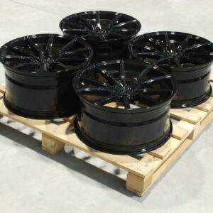 Set of CVR4 20x9,5 ET30 + 20x10,5 ET45 5x114,3 Gloss Black