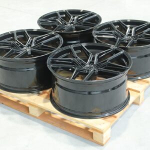 Set of CVR5 22x10,5 ET19 5x112 Double Tinted Black