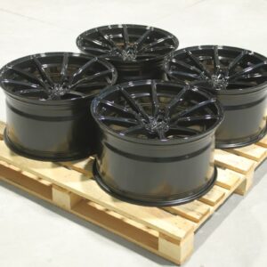 Set of CVR4 20x11 ET25 + 20x11 ET30 5x112 Gloss Black