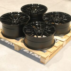 Set of JR28 20x8,5 ET35 + 20x10 ET40 5x114,3 Gloss Black