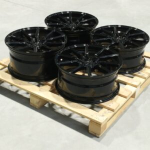 Set of CVR4 19x8,5 ET35 + 19x9,5 ET35 5x112 Gloss Black