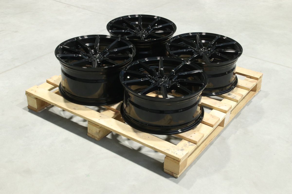 Set of CVR4 19x8,5 ET35 + 19x9,5 ET35 5x112 Gloss Black